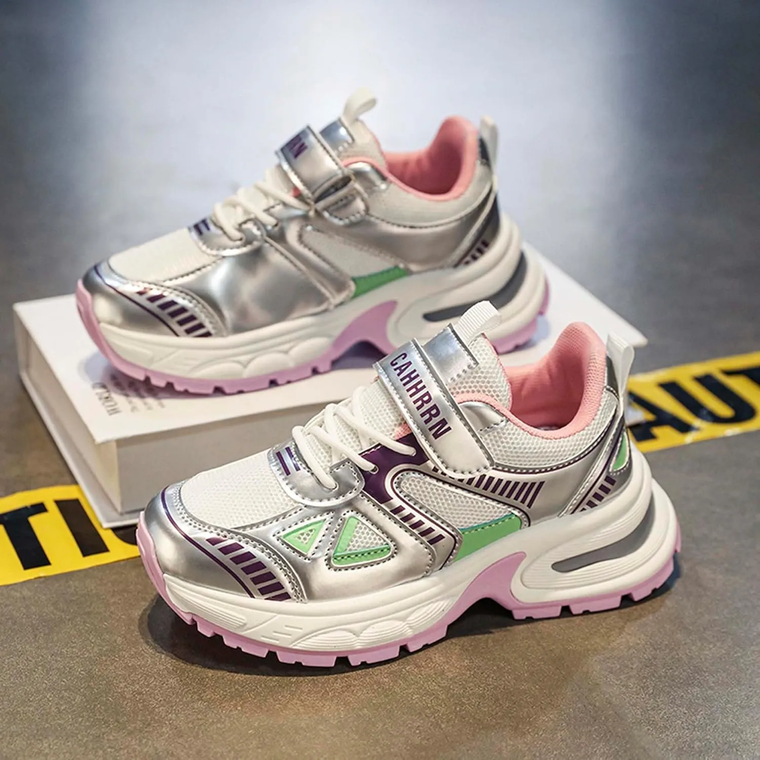 Boys Girls Fashion Sneakers Comfortable Breathable Casual Walking Shoes Non-slip Basketball Shoes Children Outdoor Running Badminton Training Shoes