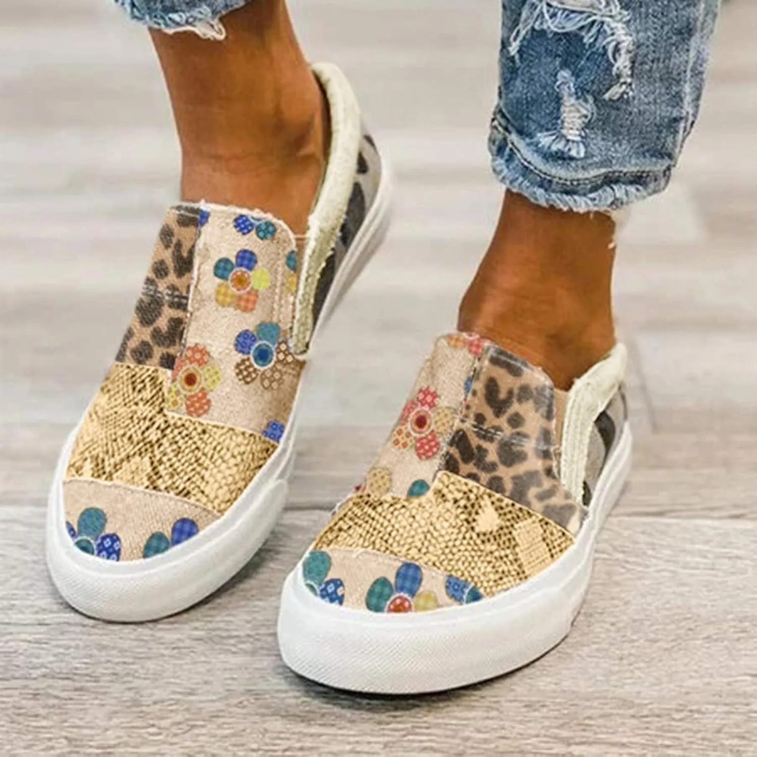 Canvas Shoes for Women Slip Ons Low Top Sneakers for Women Comfortable Classic Walking Shoes Fashion Loafers Ladies Casual Shoe Flats