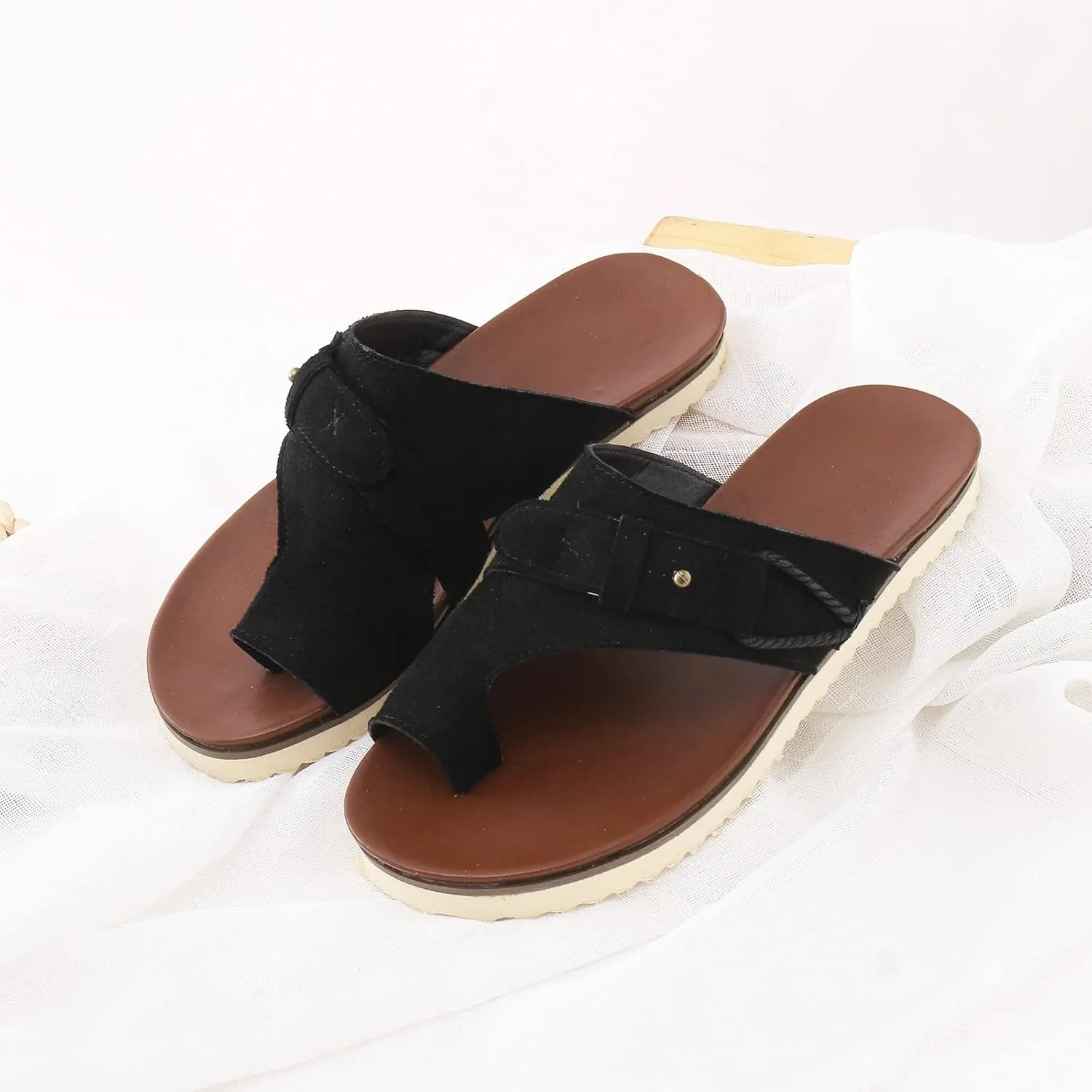 Eduavar Sandals for Women Casual Summer Orthopedic Correction Leather Ring Toe Sandals Solid/Leopard Print Flat Flip Flops