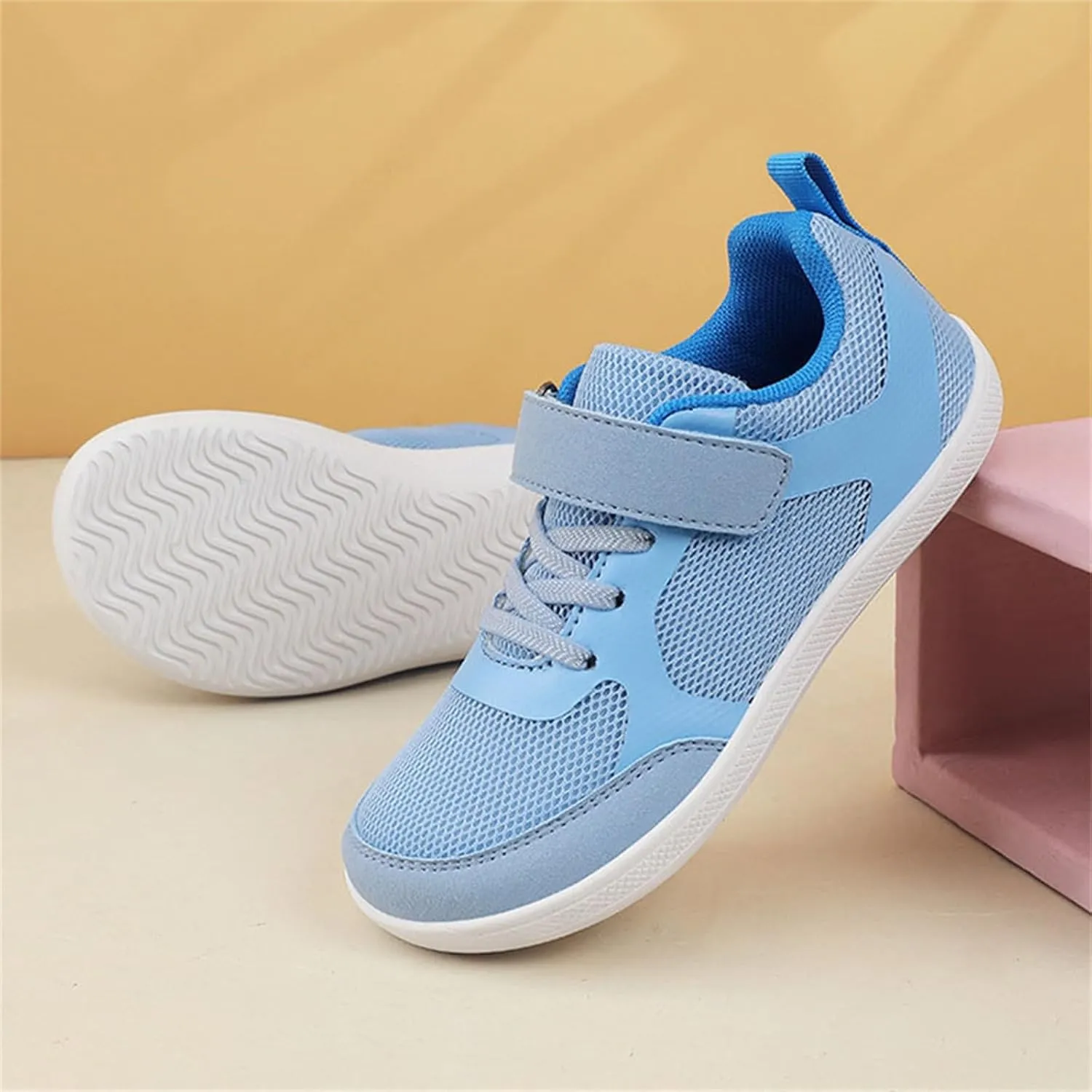 Kids Boys Girls Hiking Shoes Lace-Up Low Top Lightweight Breathable Athletic Sneakers Non-Slip Sole Sports Shoes