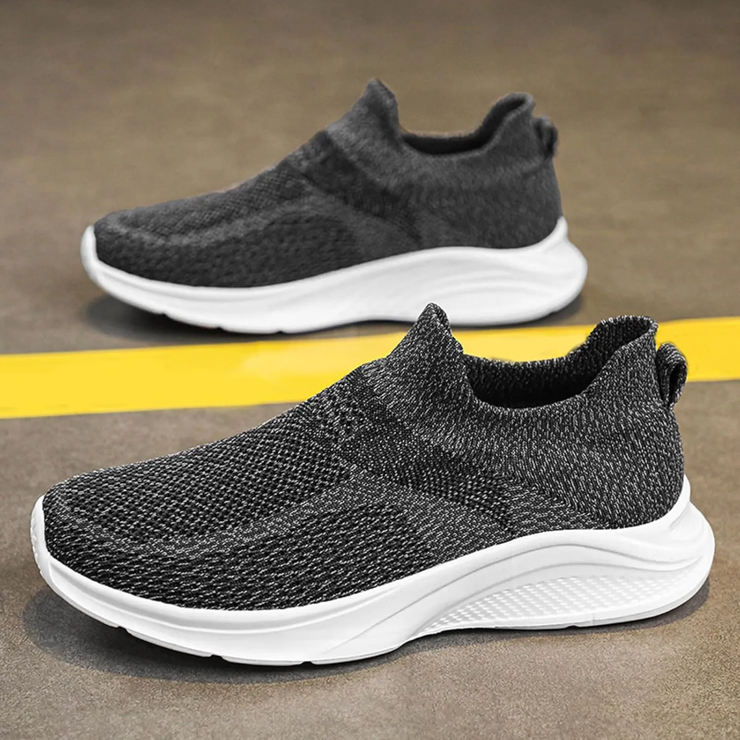 Men Sports Shoes Fashionable New Pattern Simple and Pure Color Comfortable Mesh Breathable and Sneaker for Men