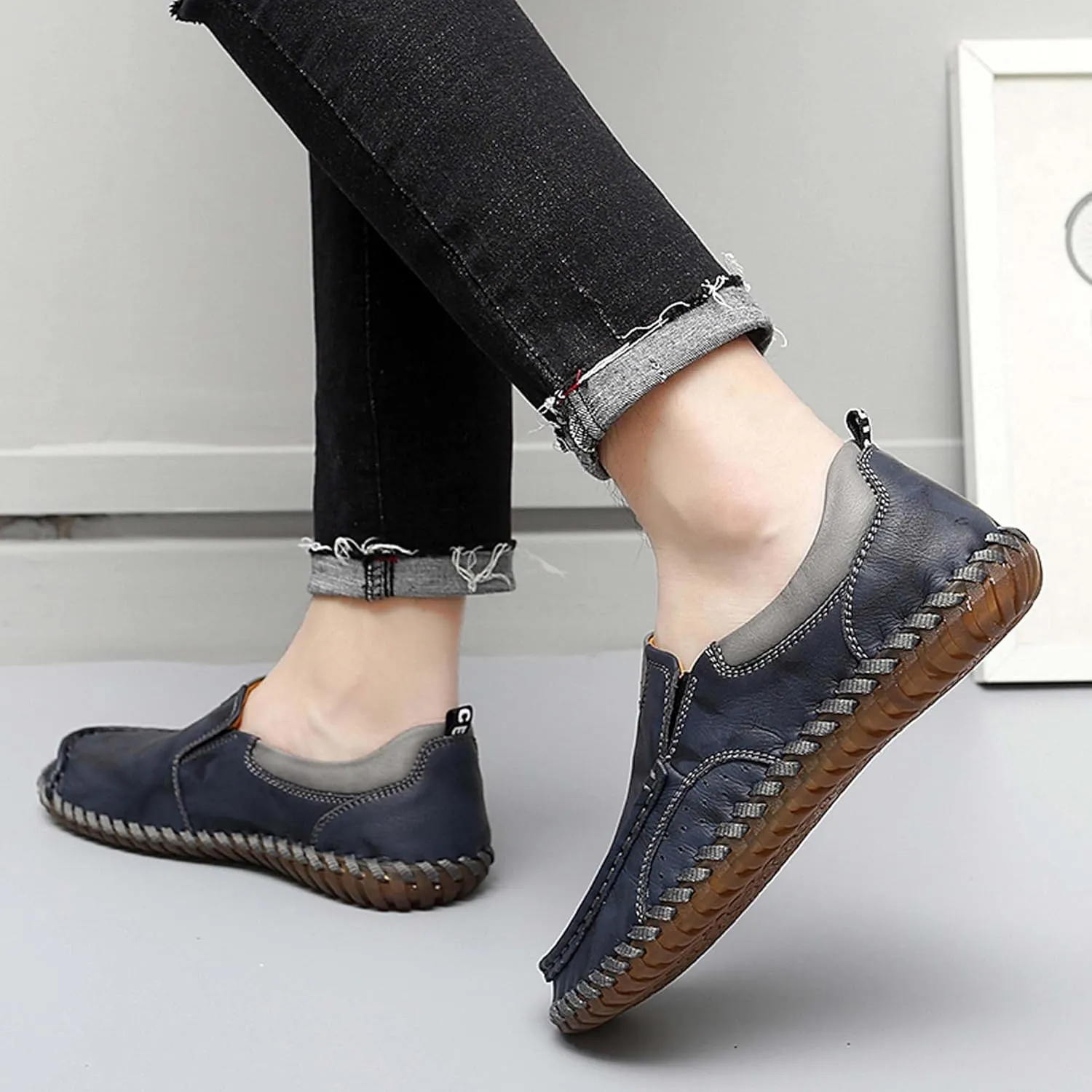 Men's Casual Loafers Comfortable Handmade Leather Loafers Fashion Slip On Driving Shoes Lightweight Soft Sole Casual Sneakers Men's Classic Leather Shoes