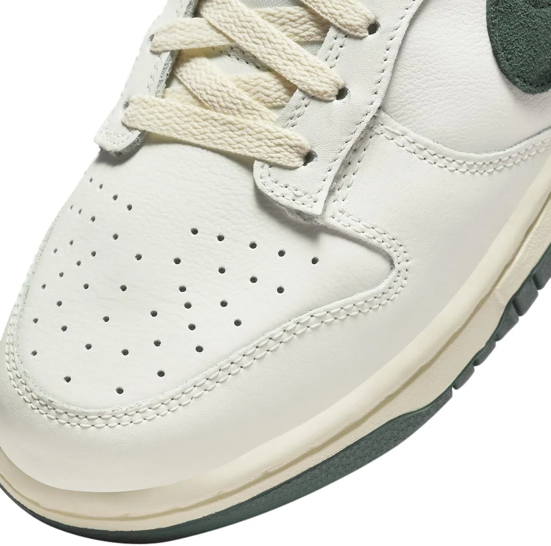 Nike Men's Sneaker
