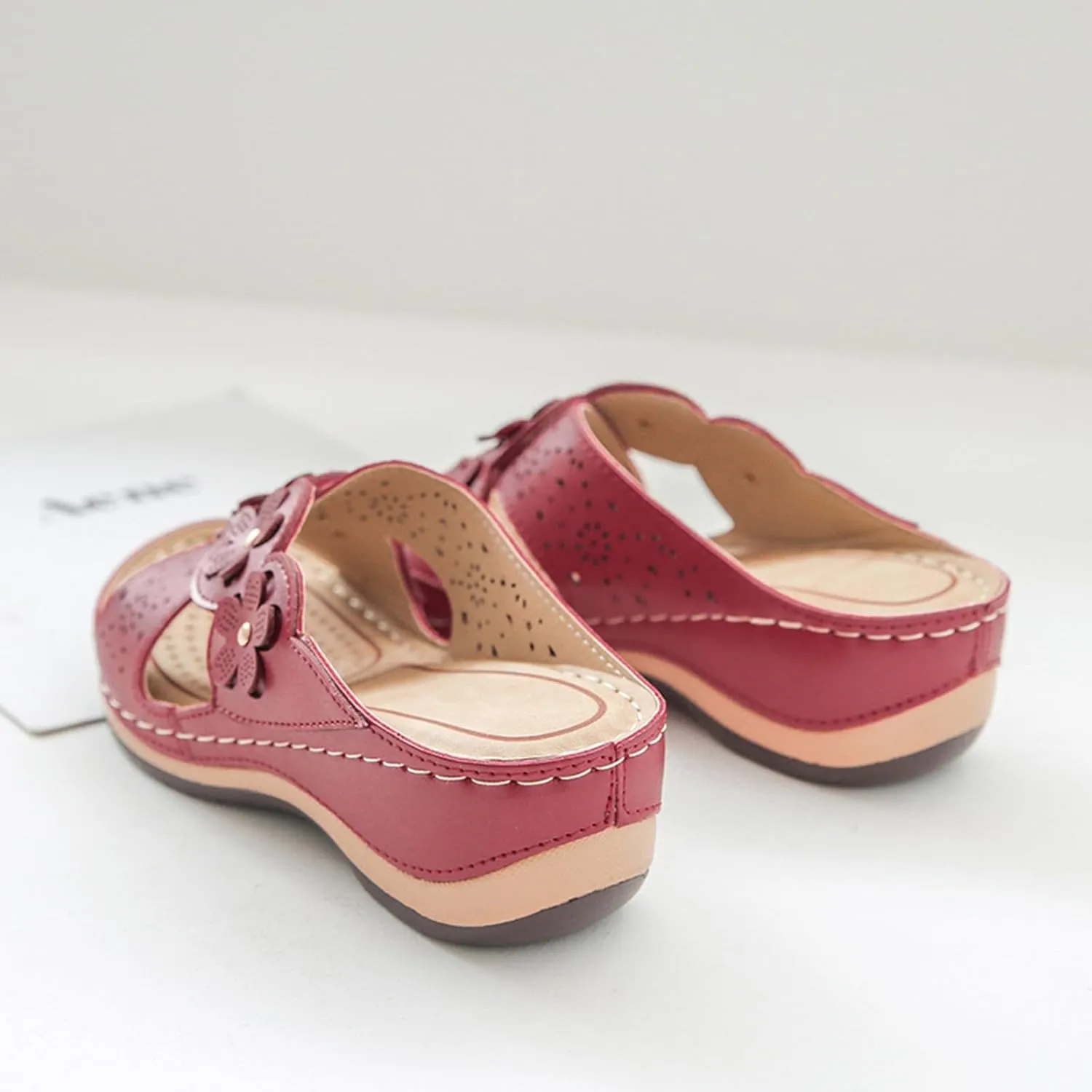 Orthopedic Sandals for Women Slip On Open Toe Slippers Outdoor Sandals Low Wedges Walking Shoes with Arch Support Vacation Beach Shoes 2025 Bohemian Sandal