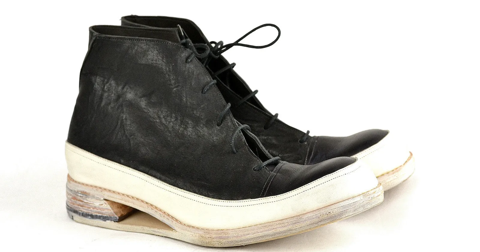 Sneaker boot  |  Black and white horse | Hollow wedge