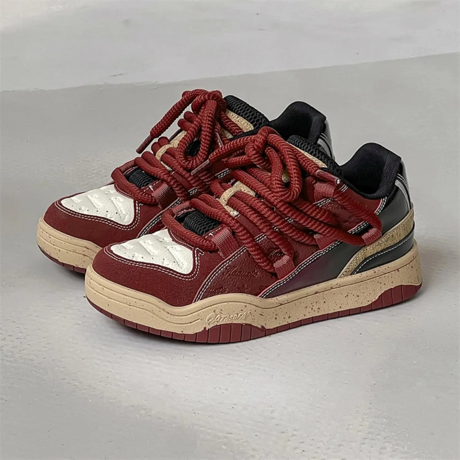 Vintage Star Embossing Chunky Sneakers for Men, Y2K Streetwear Basketball Skate, Retro Charm, Matching Sneakers Couples