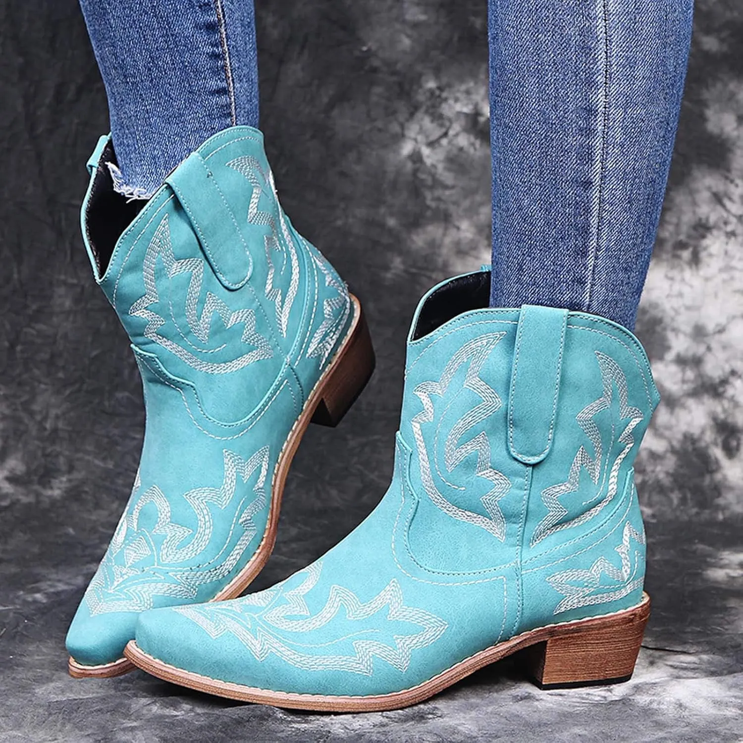 Western Cowgirl Boots for Women Cowboy Boots for Women Western Pointed Toe Embroidered Chunky Heel Pull on Boots