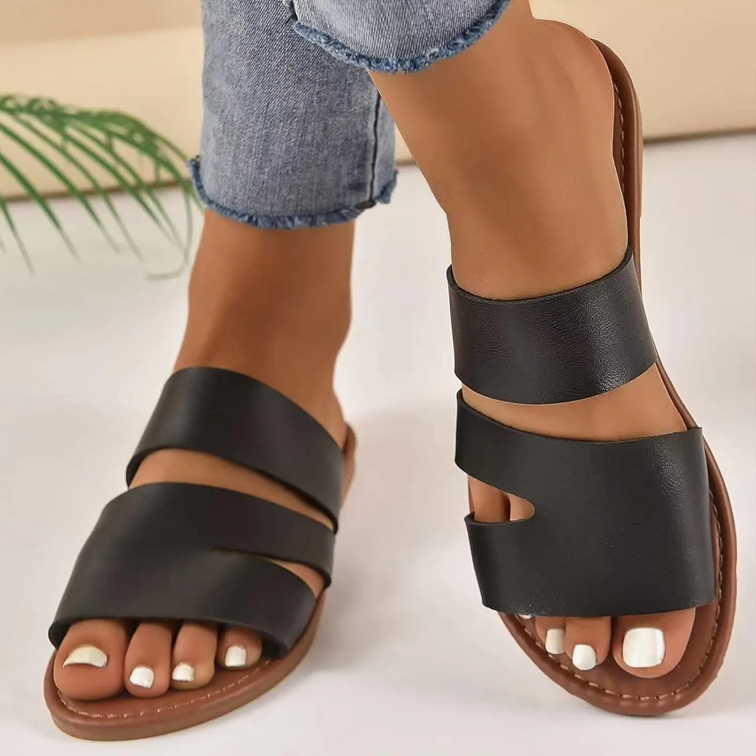 Women Flat Sandals Summer Dressy Casual Beach Slides Lightweight Comfort Slippers Slip on Holiday Sandal