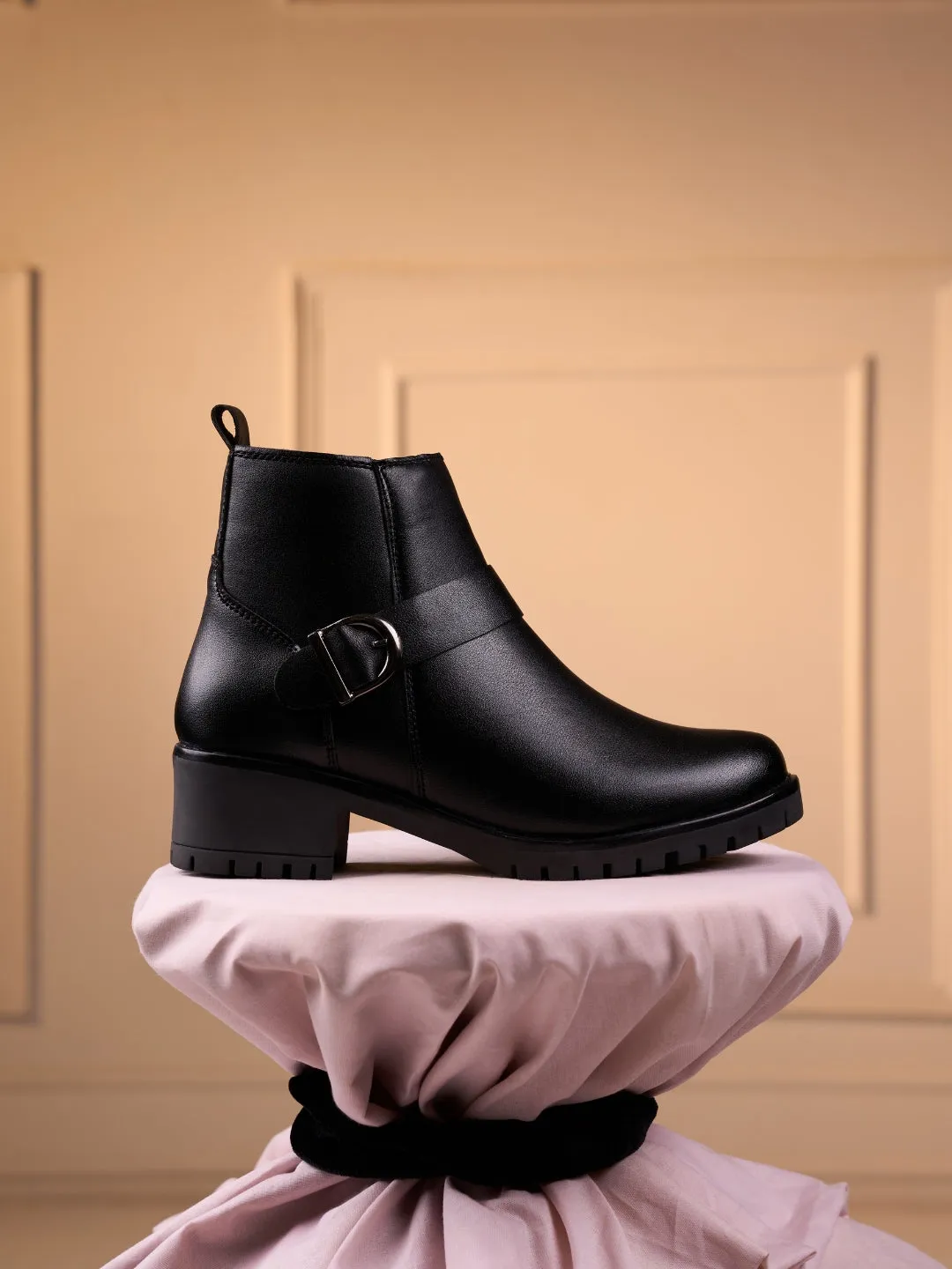Women's Black Ankle Boots (IU5001)