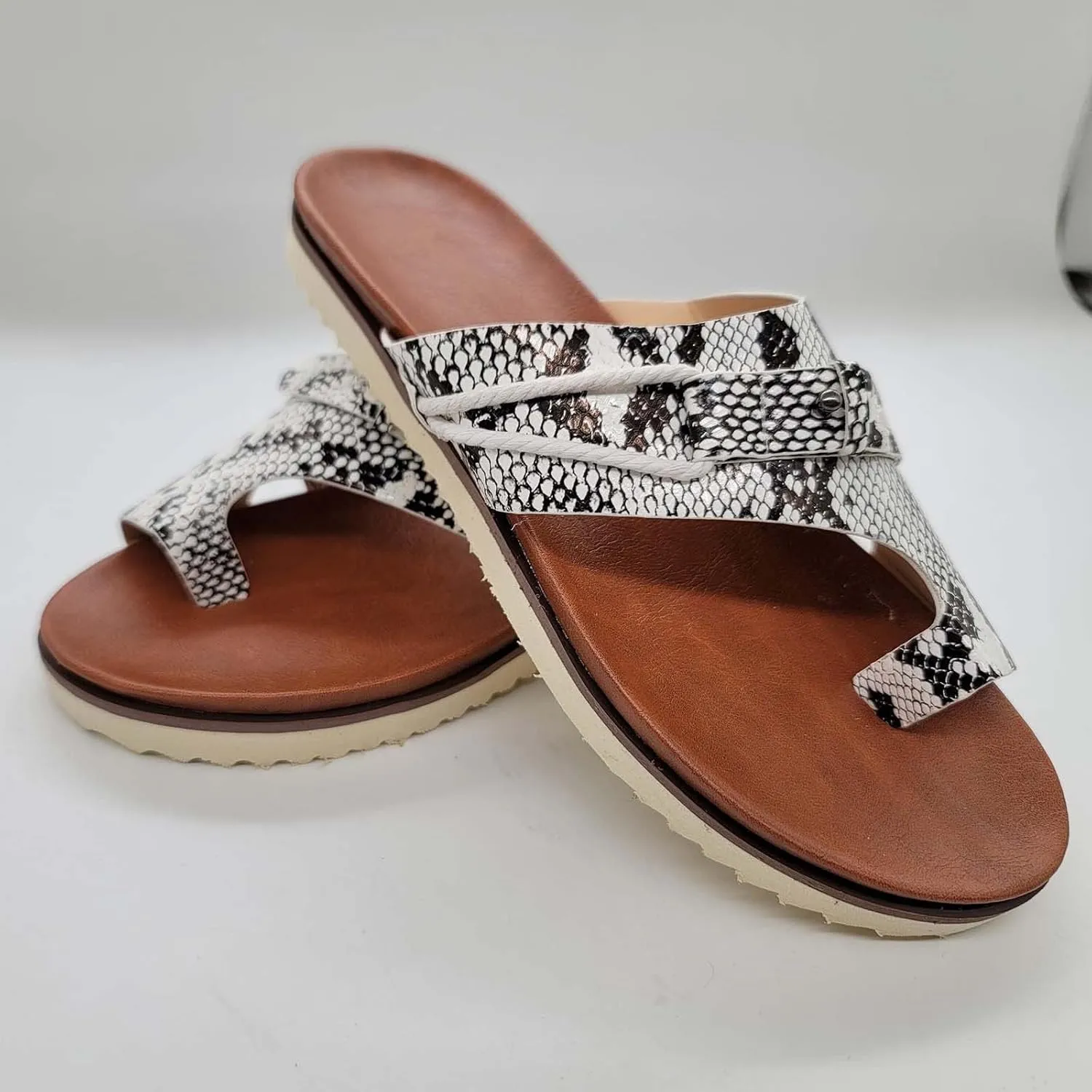 Womens Orthopedic Sandals Summer Comfy Big Toe Correction Sandal Walking Bunion Flip Flops Lightweight Breathable Leather Workout Slippers Platform Flat Sole Beach Shoes