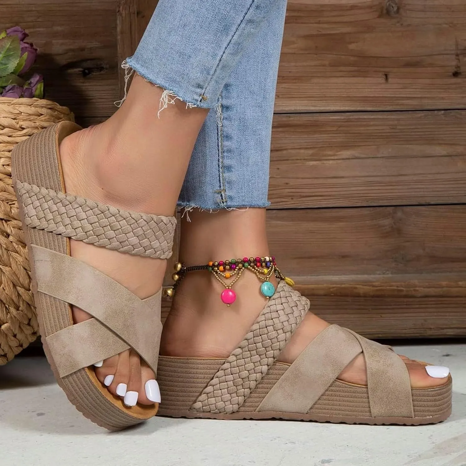 Women's Thick Soled Hollow Comfortable And Lightweight Outdoor Beach Slippers Casual Summer Sandals for Women with Heels