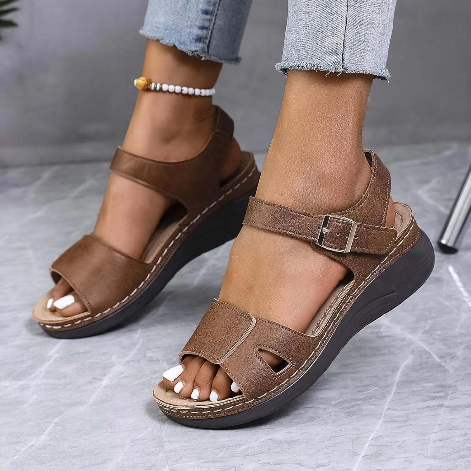 ZSpzx Women Wedge Sandals 2025,Daily Wear Soft Sole Arch Support Plantar Fasciitis Platform Orthopedic Slide Indoor/Outdoor Non-Slip Slip-On Walking Footwear Summer Slippers Peep Toe Adjustable Buckle